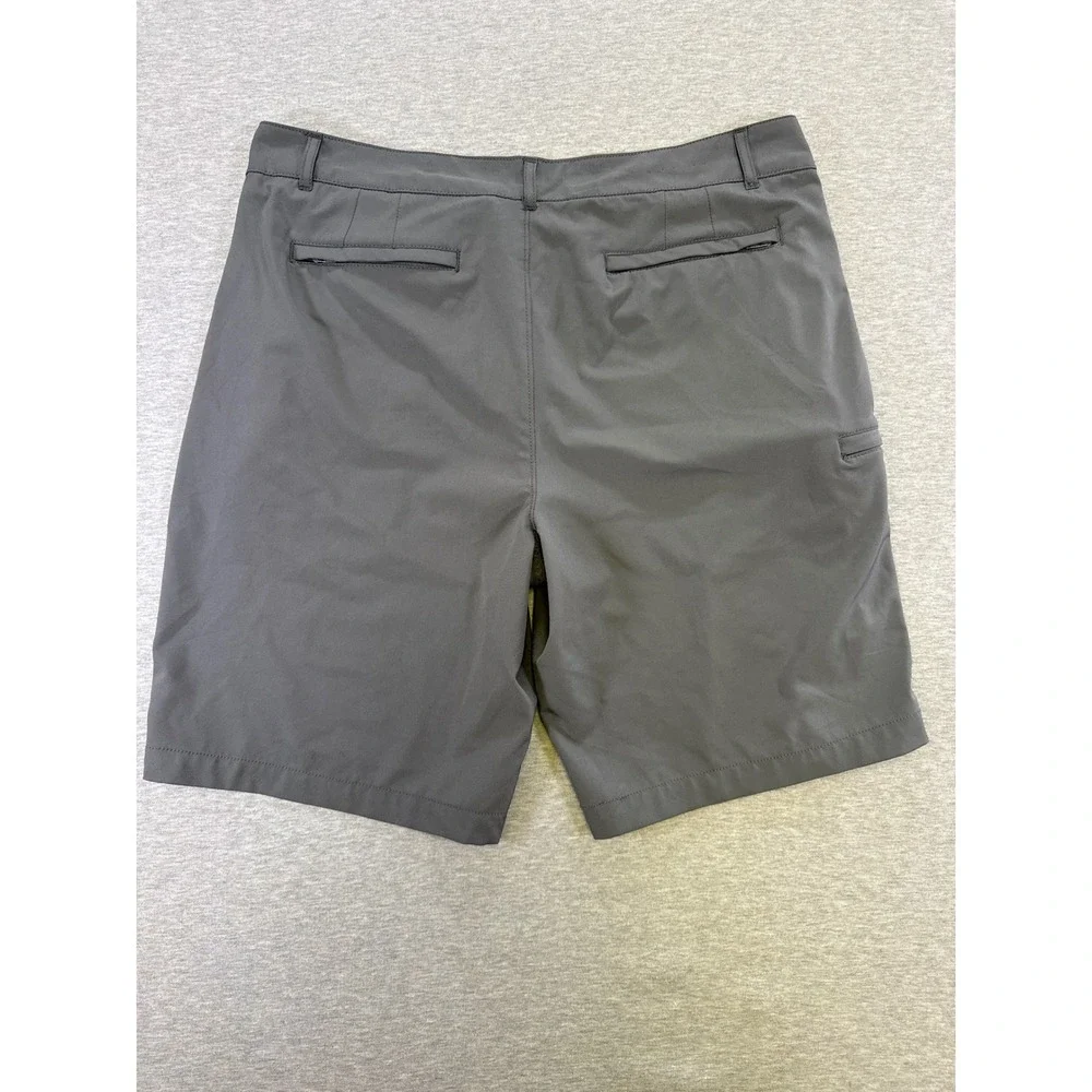 Claiborne Mens Gray Performance Golf Shorts Size 34 Stretch Flat Front Utility